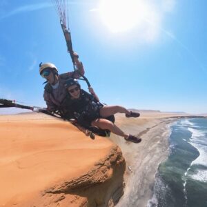 Vuelos en parapente sobre el mar de Paracas